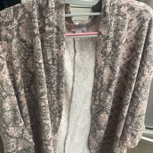 Lularoe snakeskin cocoon Tracy sweater